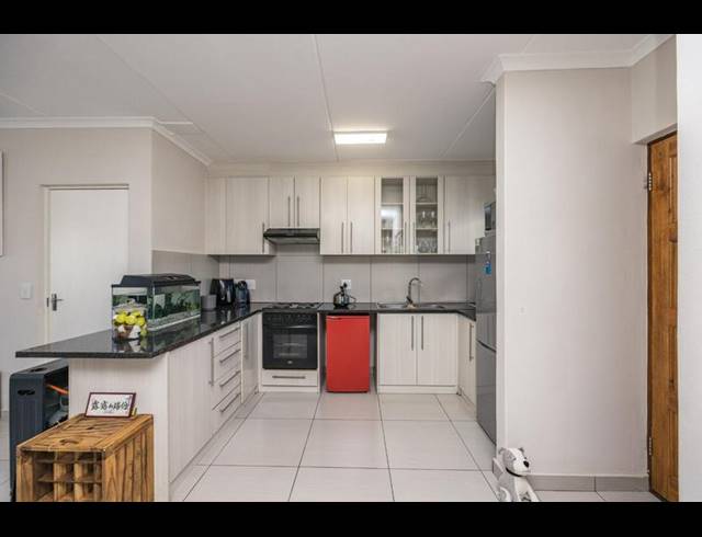 3 BEDROOM PROPERTY TO RENT IN PARKLANDS NORTH